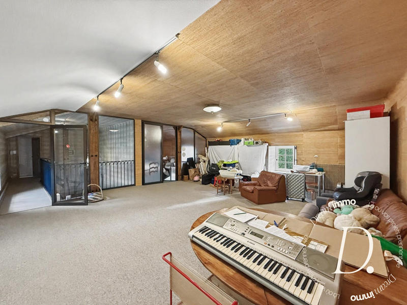 Maison - 420 m² - 11 pièces