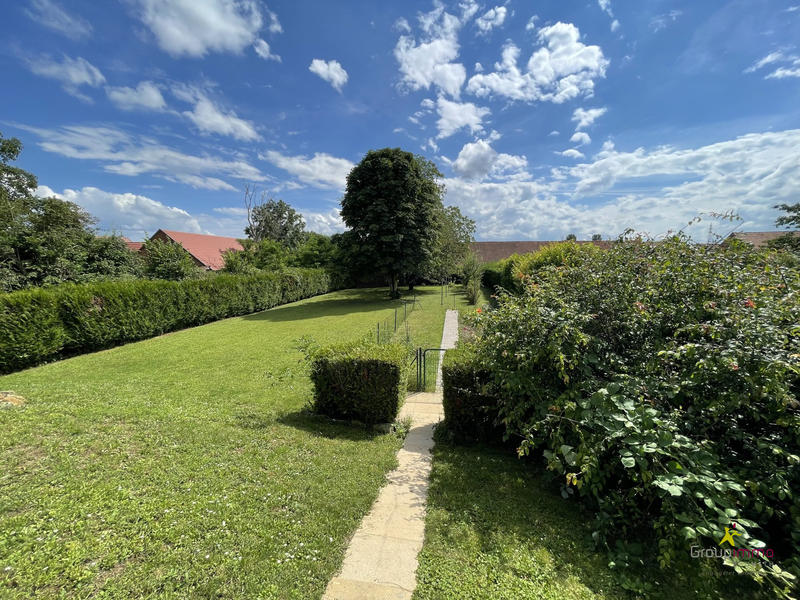 Maison - 244 m² - 9 pièces