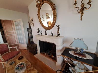 Appartement - 181 m² - 8 pièces