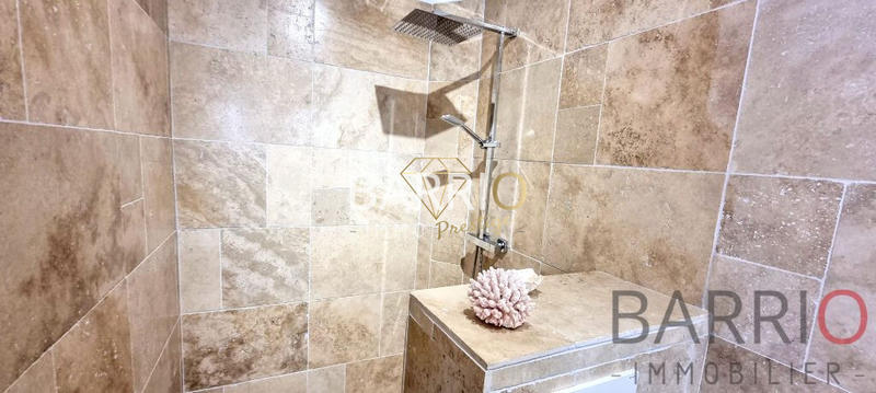 Villa - 200 m² - 8 pièces