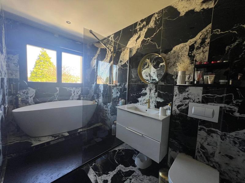 Maison - 98 m² - 5 pièces