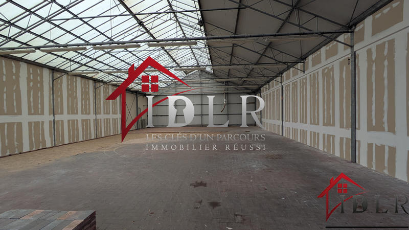 Local commercial - 1 500 m²