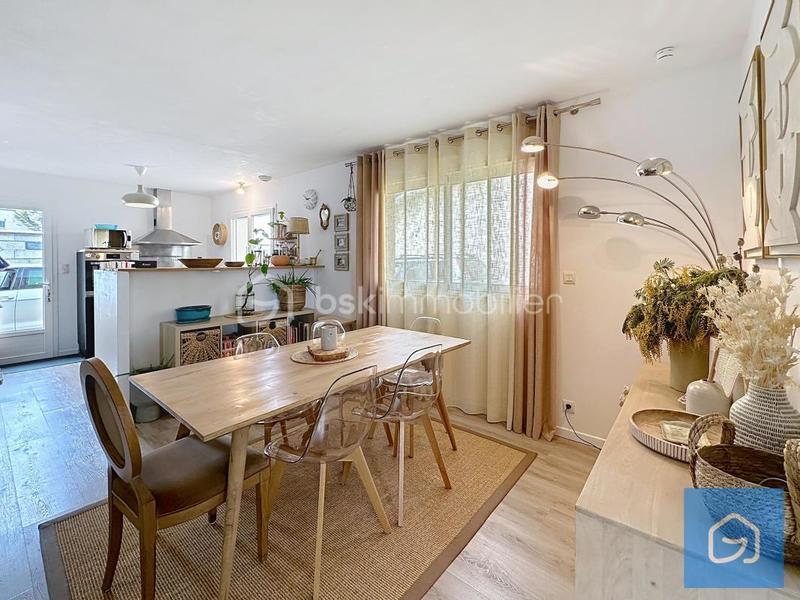 Maison - 98 m² - 5 pièces