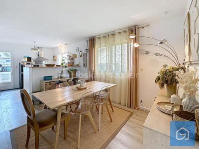 Maison - 98 m² - 5 pièces