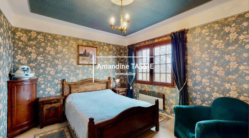 Maison - 230 m² - 8 pièces