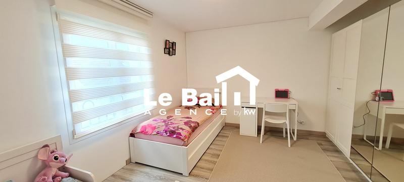 Maison - 228 m² - 8 pièces