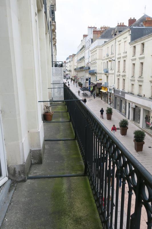 Bureau - 107 m² - 6 pièces