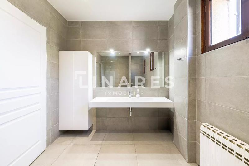 Villa - 260 m² - 7 pièces