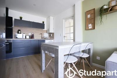 Chambre - 13 m² - 1 pièce