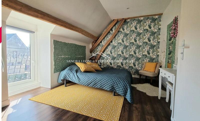 Maison - 220 m² - 8 pièces