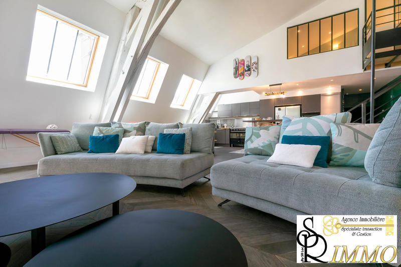 Appartement - 160 m² - 5 pièces