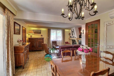 Maison - 143 m² - 7 pièces