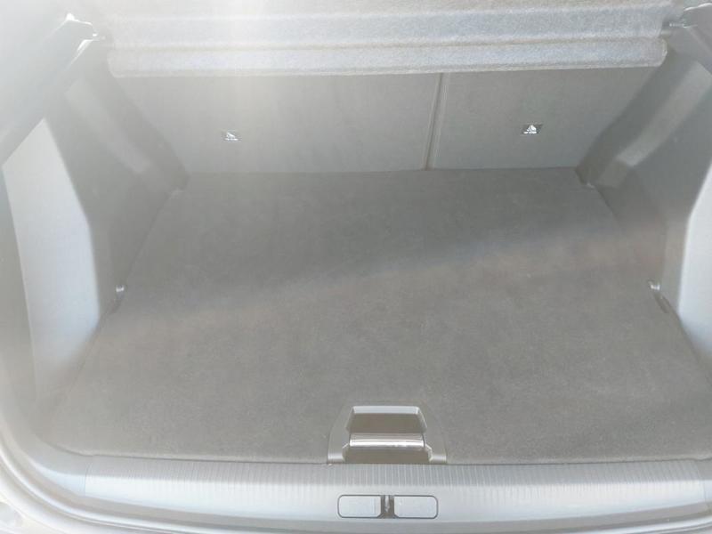 Peugeot 2008 II 100 ch Allure / Pack Navigation Access Vision 4 302 Km