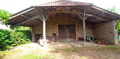 Maison - 250 m² - 1 pièce