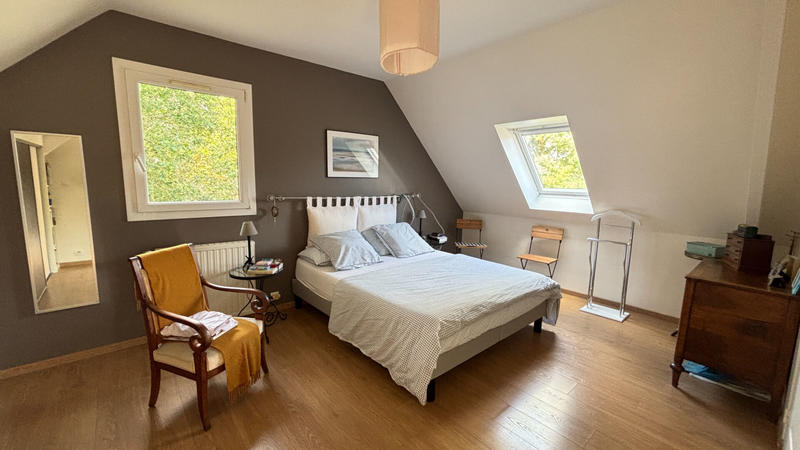 Maison - 202 m² - 7 pièces