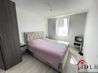 Maison - 111 m² - 7 pièces