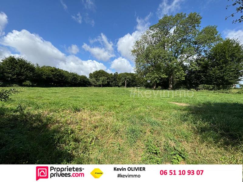 Terrain constructible - 1 100 m²