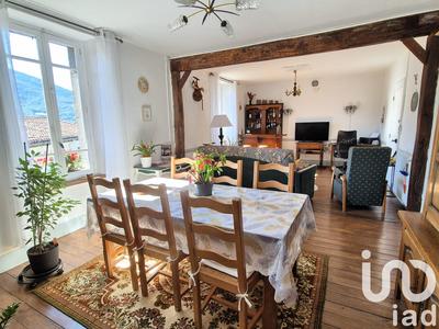 Maison - 232 m² - 8 pièces