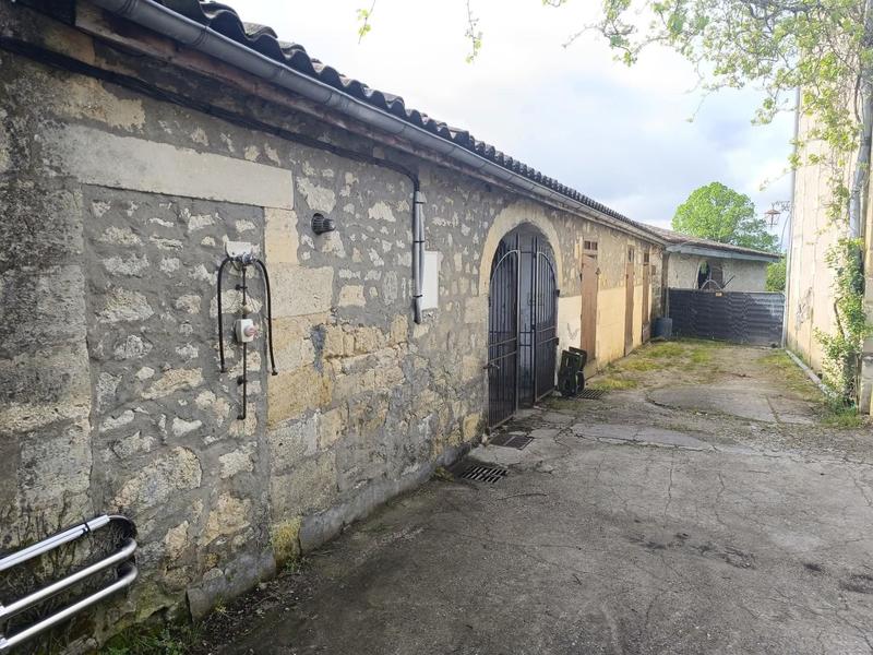 Maison - 250 m² - 7 pièces