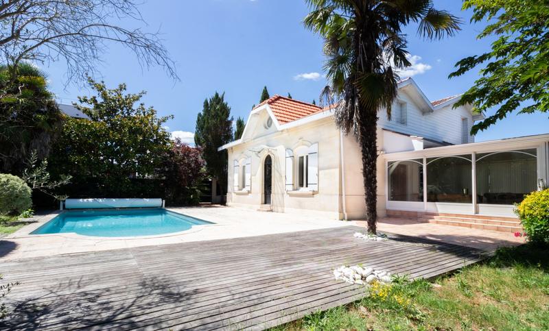 Maison ancienne - 232 m² - 6 pièces