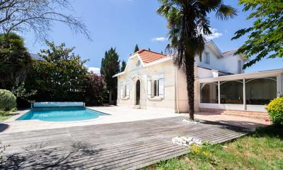 Maison ancienne - 232 m² - 6 pièces