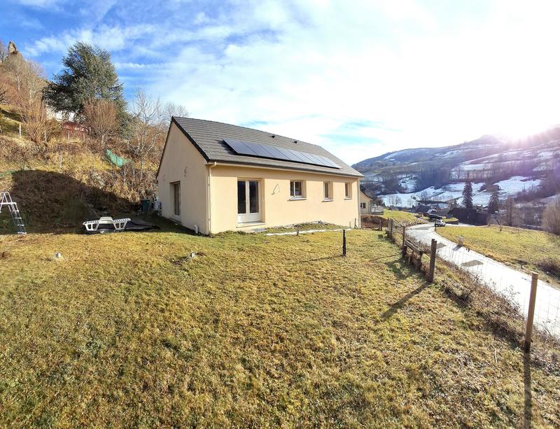 Maison - 93 m² - 4 pièces