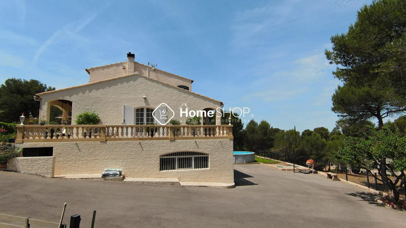 Villa - 196 m² - 7 pièces