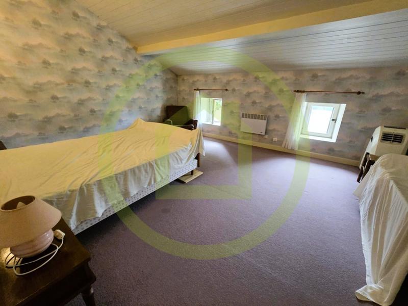 Maison - 290 m² - 11 pièces