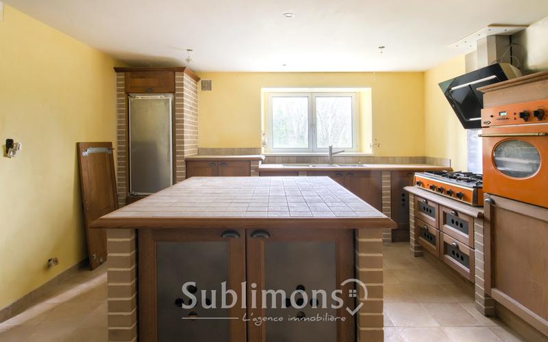 Maison - 235 m² - 6 pièces