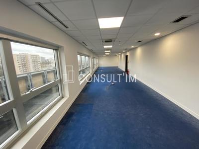 Bureau - 1 028 m²