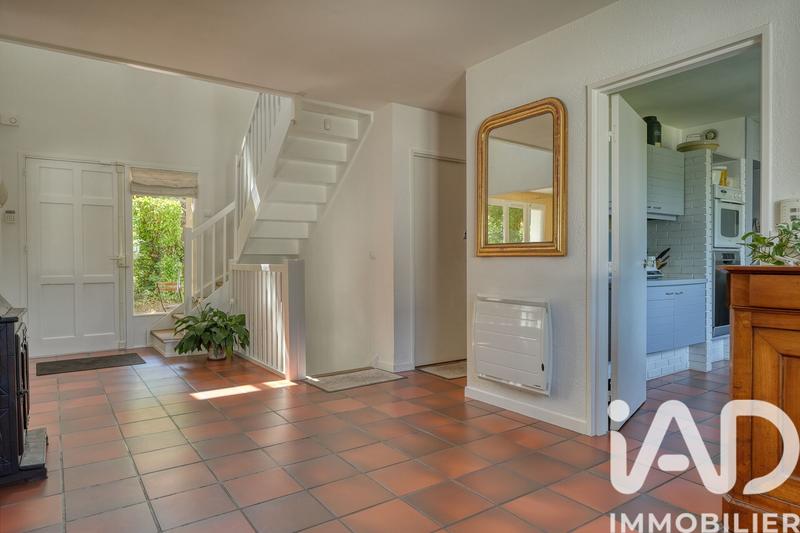 Maison - 206 m² - 8 pièces