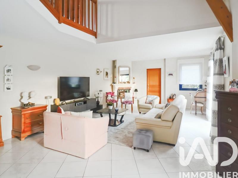 Maison - 220 m² - 7 pièces