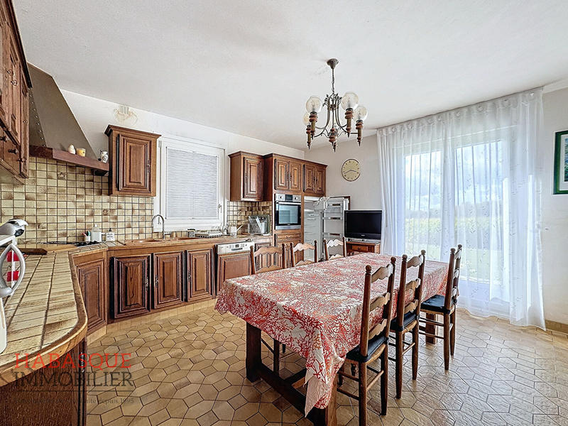 Maison - 178 m² - 9 pièces