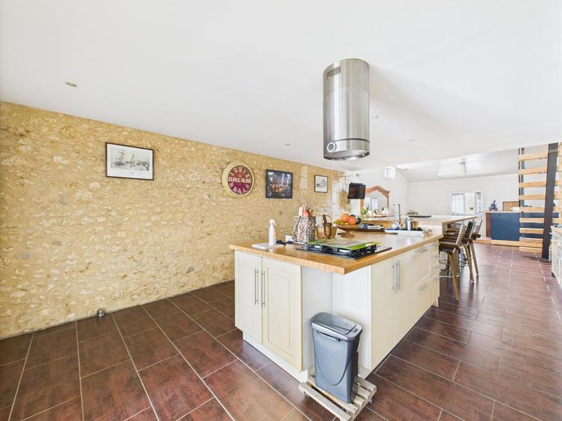 Maison - 162 m² - 5 pièces