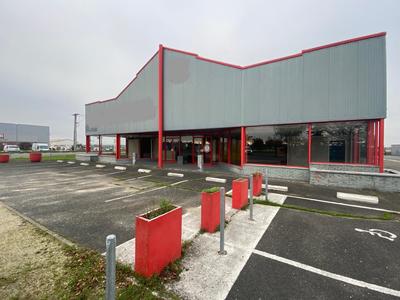 Local commercial - 1 200 m²