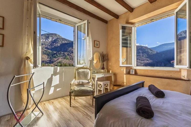 Propriété - 177 m² - 7 pièces