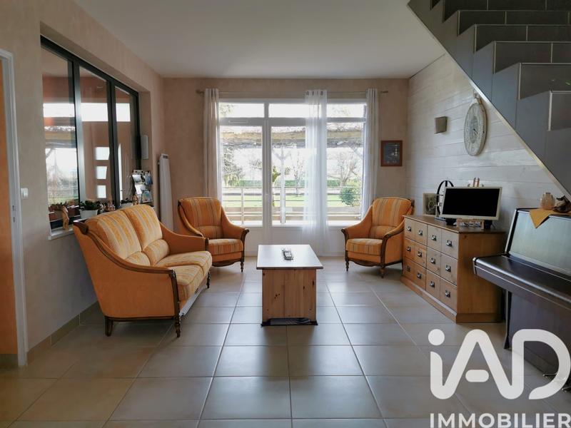 Maison - 213 m² - 10 pièces