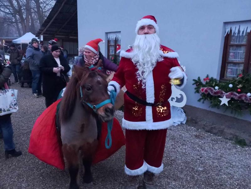 Ferme ouverte et petit marché de Noël