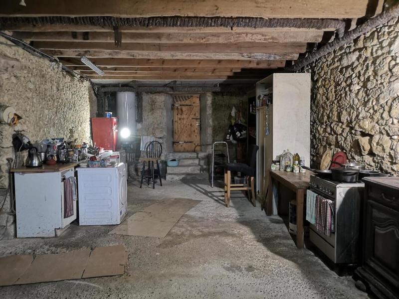 Maison - 410 m² - 8 pièces