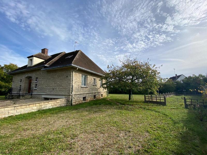 Maison - 230 m² - 6 pièces