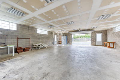 Maison traditionnelle - 246 m² - 8 pièces