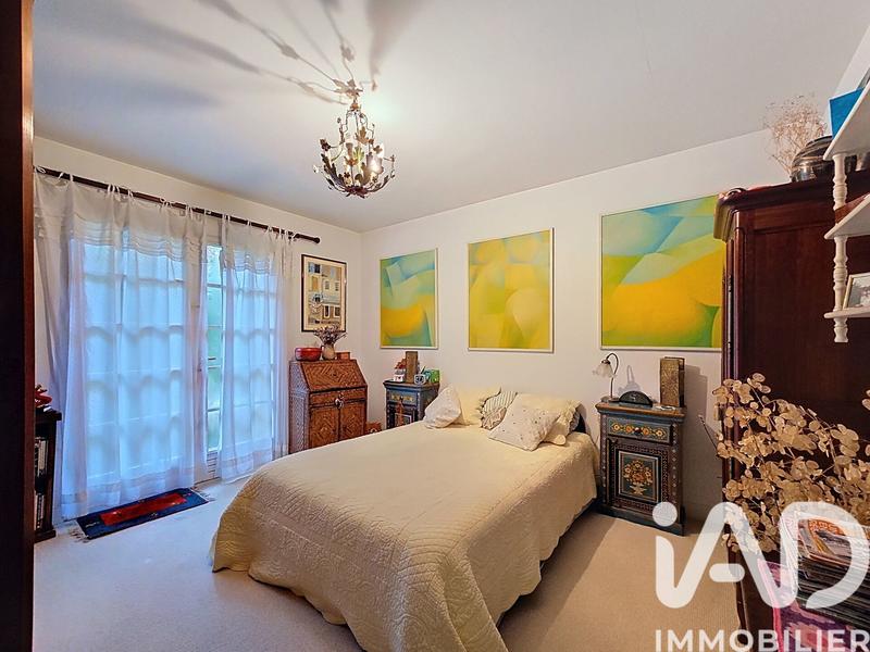 Maison - 213 m² - 7 pièces