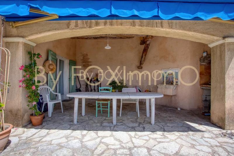 Maison - 220 m² - 5 pièces