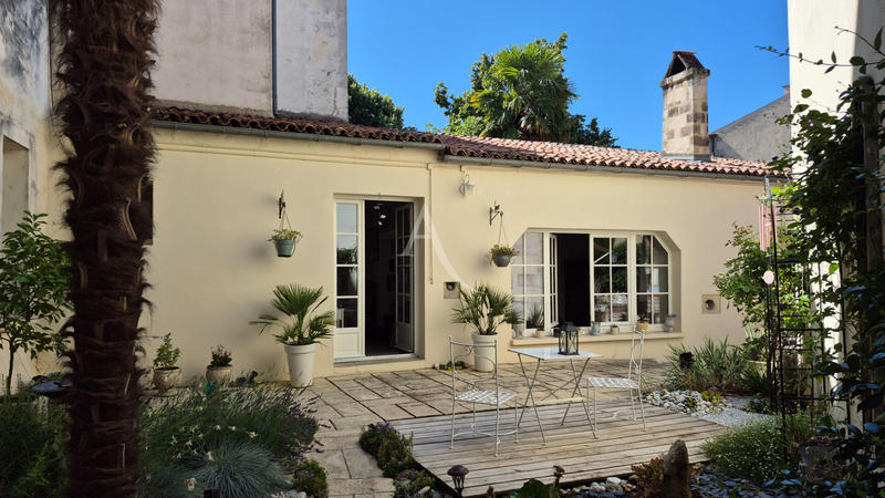 Maison - 177 m² - 8 pièces