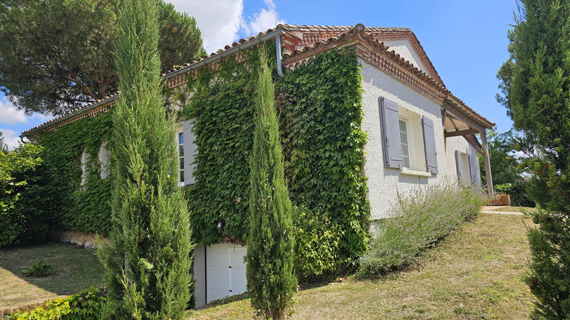 Maison - 220 m² - 9 pièces