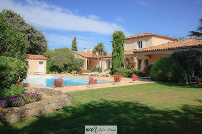 Maison - 238 m² - 8 pièces