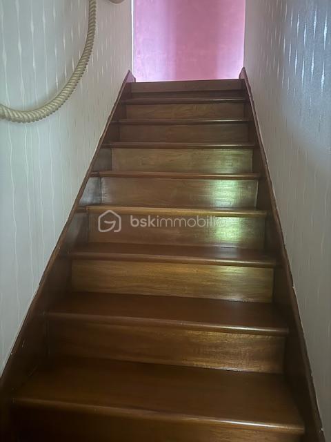 Demeure - 104 m² - 5 pièces