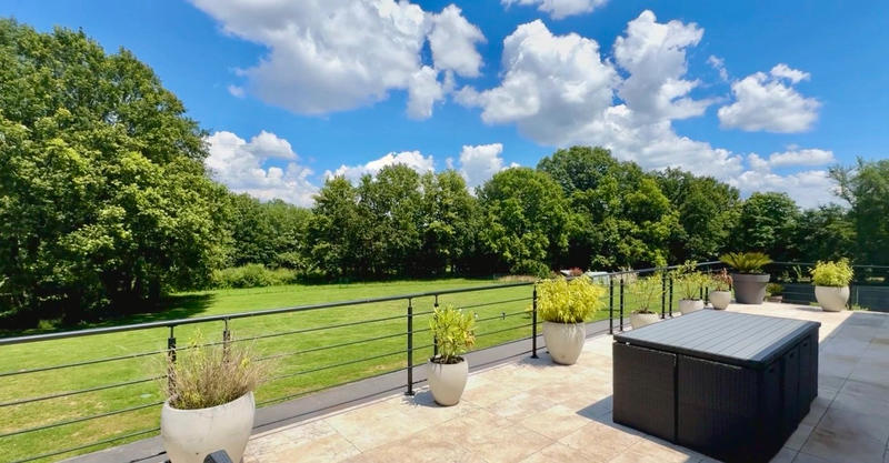 Maison - 266 m² - 8 pièces