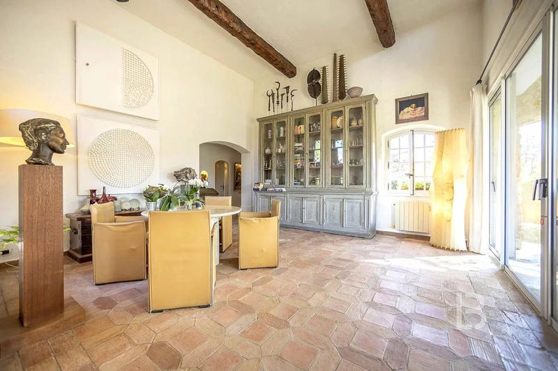 Maison - 252 m² - 7 pièces