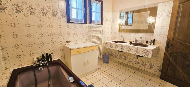 Maison - 179 m² - 7 pièces